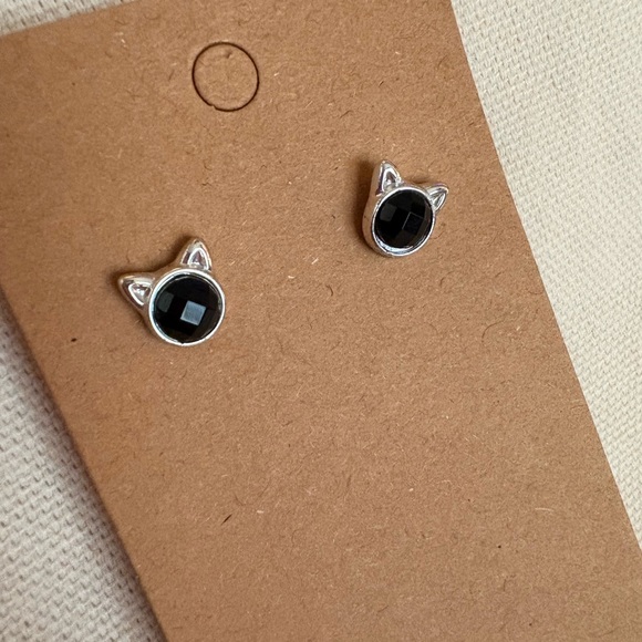 Silver Cat Stud Earrings 😸 - Picture 1 of 7